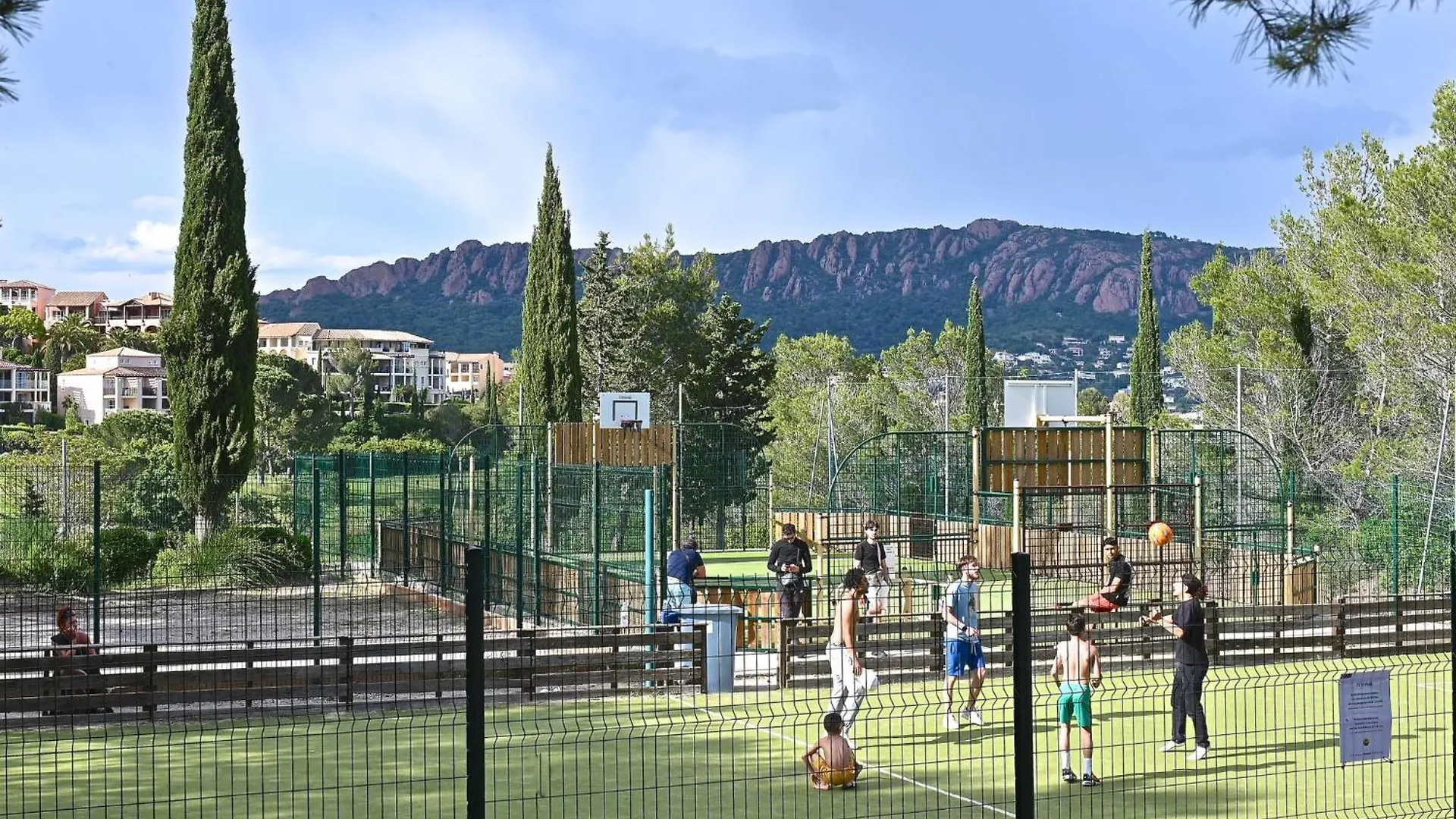 Saint-Raphaël Apartment Le Village - E1320 By Interhome צרפת